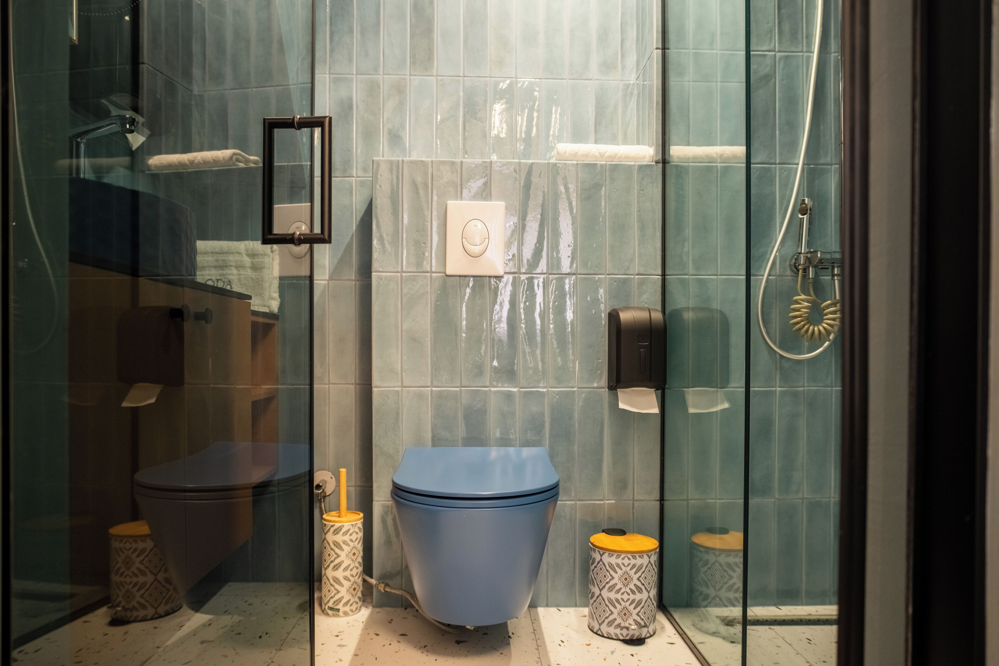 Classic Single Room, Garden View | Bathroom | Hair dryer, bathrobes, slippers, towels