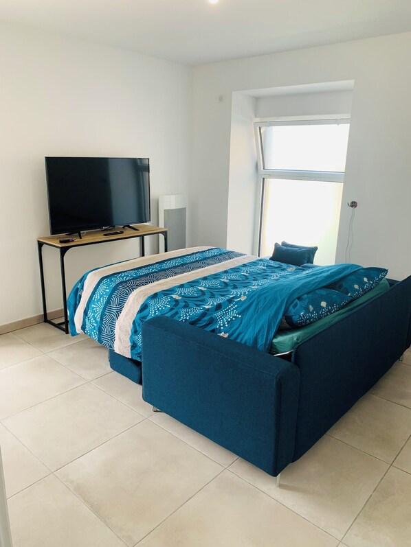 1 chambre, fer et planche à repasser, Wi-Fi, draps fournis