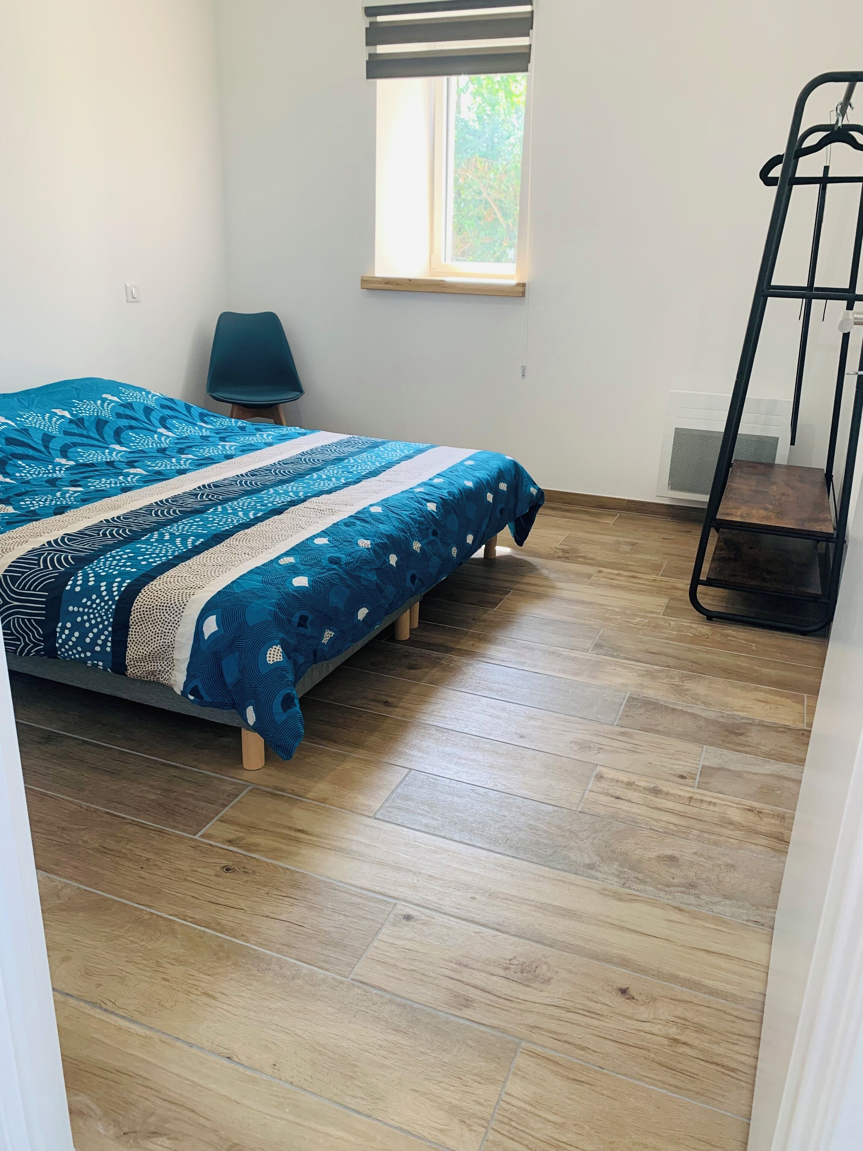 1 多间卧室、熨斗/熨衣板、WiFi、床单