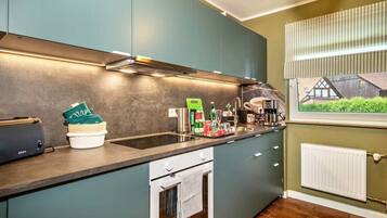 Réfrigérateur, four, plaque de cuisson, lave-vaisselle