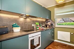 Kühlschrank, Ofen, Herdplatte, Geschirrspüler