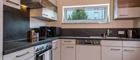 Four, plaque de cuisson, lave-vaisselle