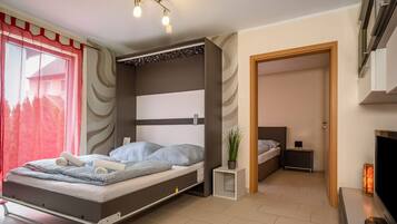 2 bedrooms, iron/ironing board, free WiFi, bed sheets