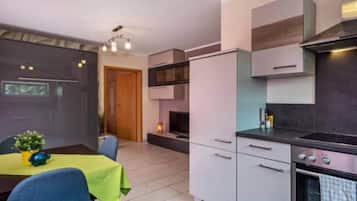 Oven, stovetop, dishwasher