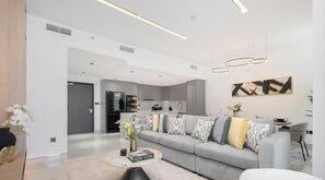 Luxury Apartment, Balcony, Marina View | Living area