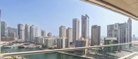 럭셔리 아파트, 발코니, 마리나 전망 | 발코니 전망