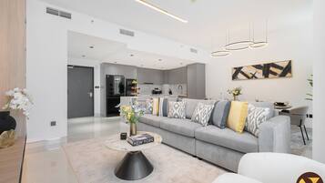 Luxury Apartment, Balcony, Marina View | Living area