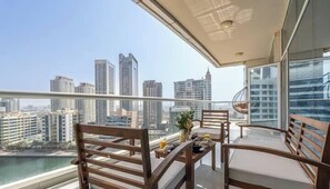 Departamento de lujo, balcón, vista a la marina | Balcón