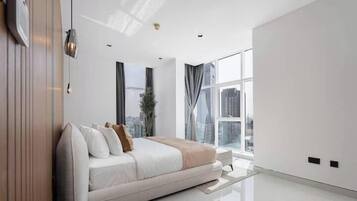 Luxury Apartment, Balcony, Marina View