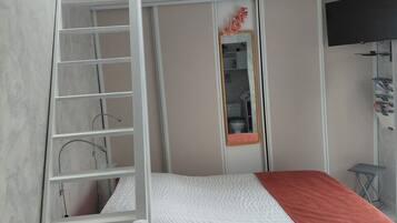 Bügeleisen/Bügelbrett, WLAN, Bettwäsche