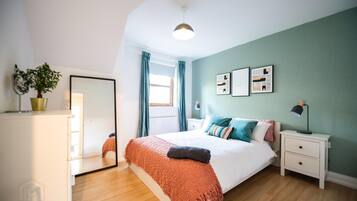 4 bedrooms, iron/ironing board, free WiFi, bed sheets