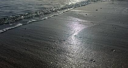 Beautiful 4-Bed house, short walk to beach & train – Spacious & Family-Friendly