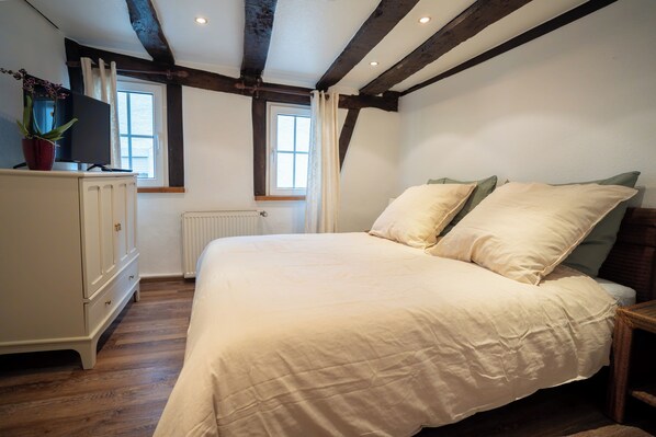 2 bedrooms, iron/ironing board, free WiFi, bed sheets - Haus Cochem (Cochem)