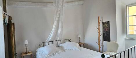 1 habitación, wifi y ropa de cama