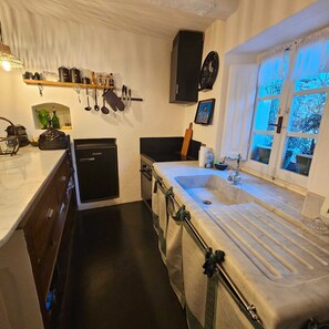 Oven, stovetop - Luxury Apartmen - Colli di Luni and Riviera Apuana (Nicola)