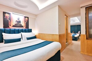 Safe på rommet, skrivebord og wi-fi (inkludert)