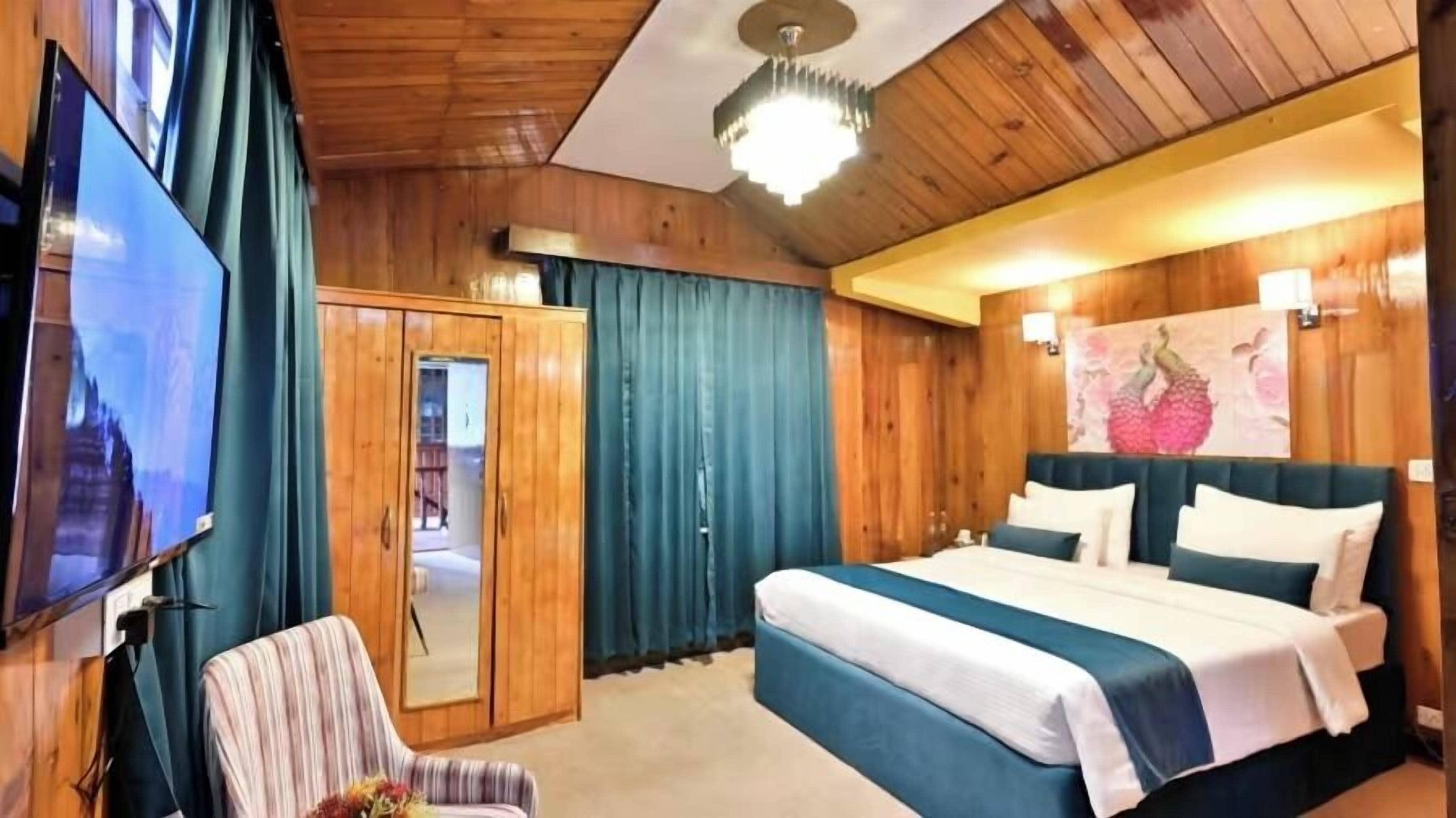 Premium Room, City View | In-room safe, desk, soundproofing, free WiFi