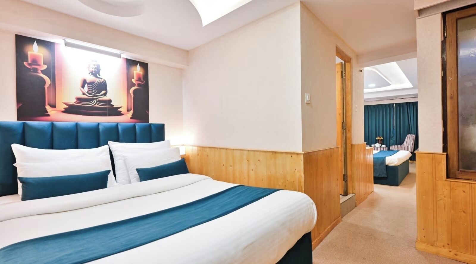 Family Room | In-room safe, desk, soundproofing, free WiFi