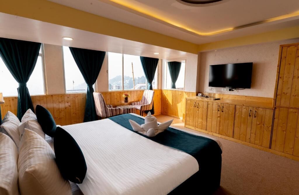 客房内保险箱、办公桌、隔音、免费 WiFi