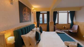 Brankas, meja kerja, kedap suara, dan Wi-Fi gratis