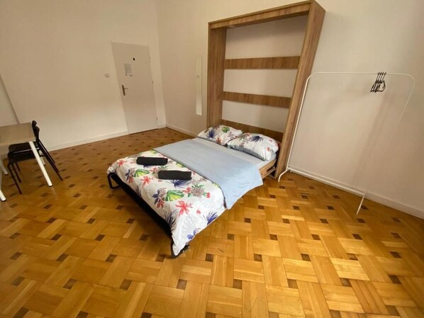 Classic Room, 1 Double Bed | Desk, laptop workspace, iron/ironing board, free WiFi
