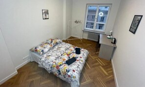 Classic Room, 1 Double Bed | Desk, laptop workspace, iron/ironing board, free WiFi - Fantastic Inn Warsaw - NS25 (Warsaw)