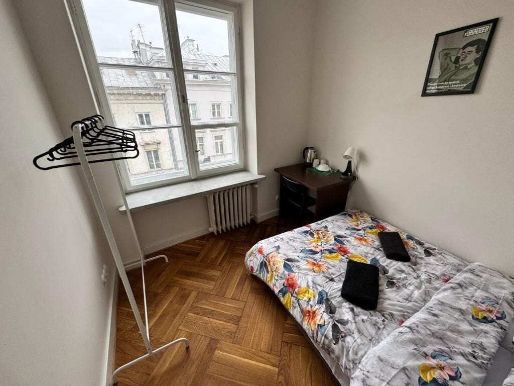 Quarto clássico, 1 cama de casal | Escrivaninha, espaço de trabalho para notebook