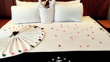 Deluxe Suite, Mountain View | Laptop workspace, iron/ironing board, free WiFi, wheelchair access