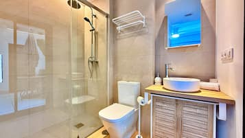 Shower, towels