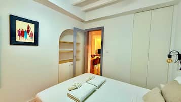 1 slaapkamer, een strijkplank/strijkijzer, gratis wifi, beddengoed