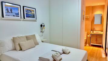 1 slaapkamer, een strijkplank/strijkijzer, gratis wifi, beddengoed