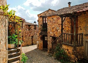 Exterior - Ganchinho House (Santiago da Guarda)