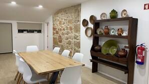 Dining - Ganchinho House (Santiago da Guarda)