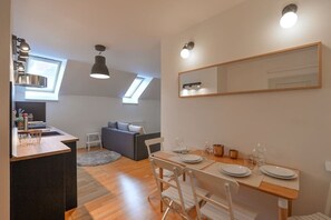 Interior - Cozy Riverside Escape. Pet friendly! (Hlavní město Praha)