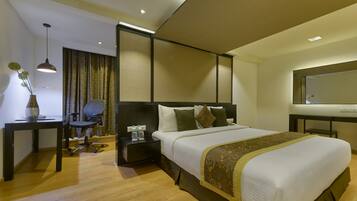 Deluxe Double Room, Park View | Desk, laptop workspace, free WiFi