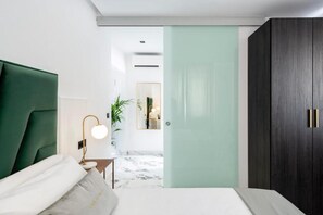 Apartment, 2 Bedrooms, Accessible, Smoking | 2 bedrooms