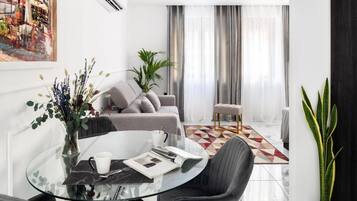 Apartamento, 1 habitación, accesible para personas con discapacidad | Sala de estar