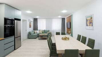 Luxury House, 4 Bedrooms, Balcony | Dining room