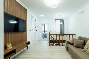 Casa de lujo, 4 habitaciones, balcón | Zona de estar