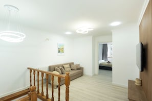 Luxury House, 4 Bedrooms, Balcony | Living area