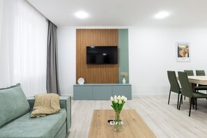 Luxury House, 4 Bedrooms, Balcony | Living area