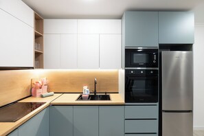 Casa de lujo, 4 habitaciones, balcón | Cocina privada