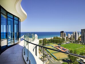 المنطقة المحيطة بالمنشأة