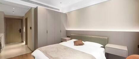 Habitación doble urbana, 1 cama Queen size, vista a la ciudad | Recepción