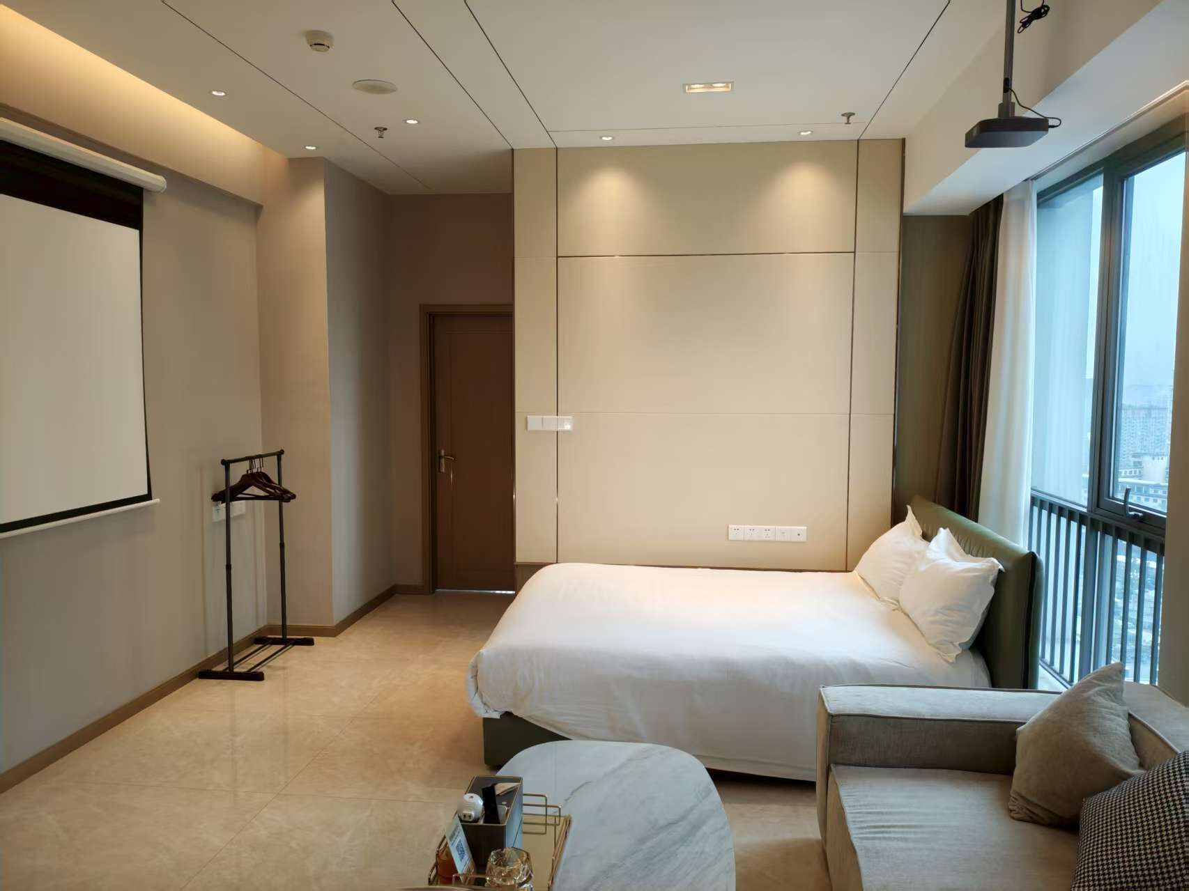 家庭套房, 城市景观 | 笔记本电脑工作区、免费 WiFi