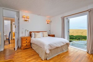 4 bedrooms, free WiFi, bed sheets