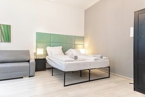 Basic-Apartment | Laptopgeeigneter Arbeitsplatz, Bügeleisen/Bügelbrett, kostenloses WLAN