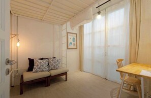 مكان نوم مشترك مريح - منظر للمدينة | مكتب ومساحة عمل للكمبيوتر المحمول وواي فاي مجانًا