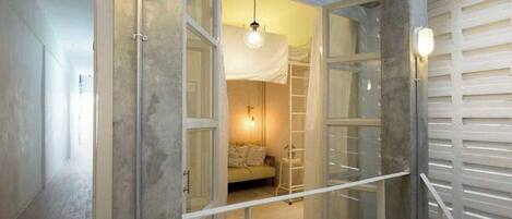 Espace de travail pour ordinateur portable, Wi-Fi gratuit