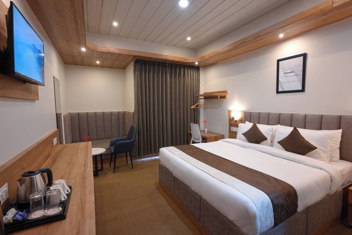 Deluxe Room | Desk, soundproofing, free WiFi